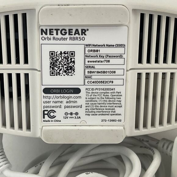 Netgear Orbi RBR50 Router AC3000 Tri-band WiFi - Picture 6 of 8